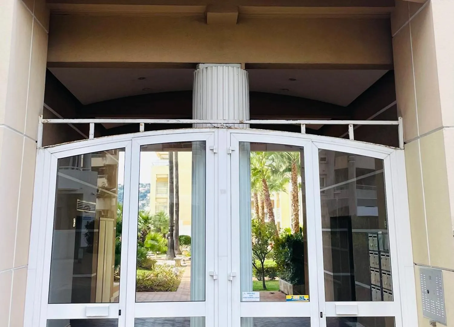 Il Gioiello : Apt 2 Pers, Clim, Piscine, Parking Antibes