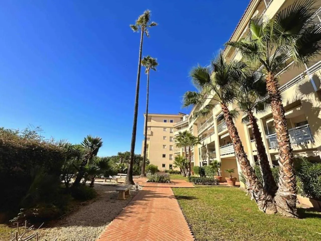 Appartamento Il Gioiello : Apt 2 Pers, Clim, Piscine, Parking Antibes
